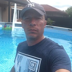 Meet your Posher, Manuel